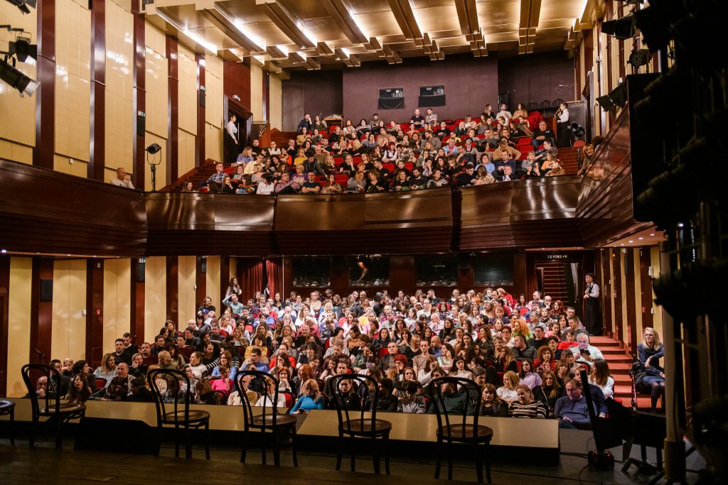 CNP u februaru: Premijera predstave „Pred penzijom“ i počinje akcija „Dvoje kao jedno“